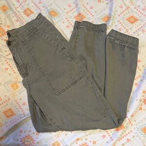 BBJ Los Angeles || Sage Green Cargo Pants (6/28)